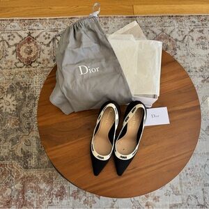 J’ADior Women's Elegant Black and Cream Heels